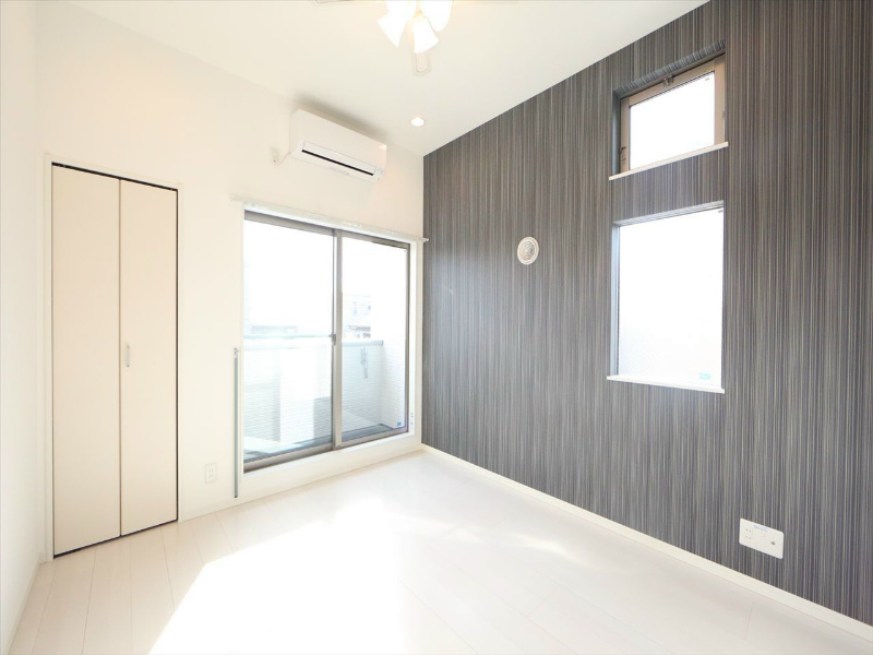 グランシャリオ 洋室6.4帖　上階ロフト6.3帖（収納でも部屋でも使えます）