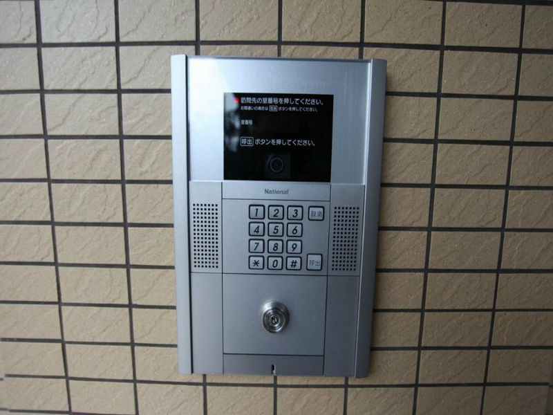 ロイヤルヘリテージ オートロック付　防犯カメラ付