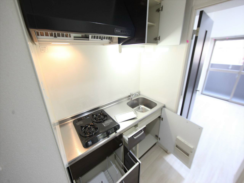 アイボリー システムキッチン（ガス2口）冷蔵庫レンジ用意できます　