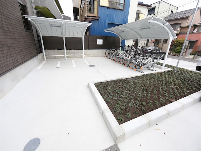 アスピラシオン尾頭橋 屋根付き駐輪場