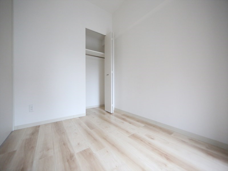 Ｒｅｓｉｄｅｎｃｅ　Ｎａｇｏｙａ 洋室5.3帖　クローゼット付（収納充実してます）