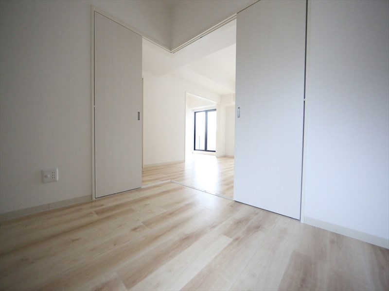 Ｒｅｓｉｄｅｎｃｅ　Ｎａｇｏｙａ 洋室6.1帖　クローゼット付（収納充実してます）