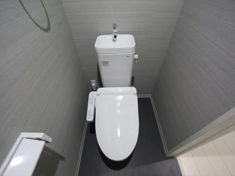 コンフォルテ烏森 温水洗浄暖房便座付トイレ