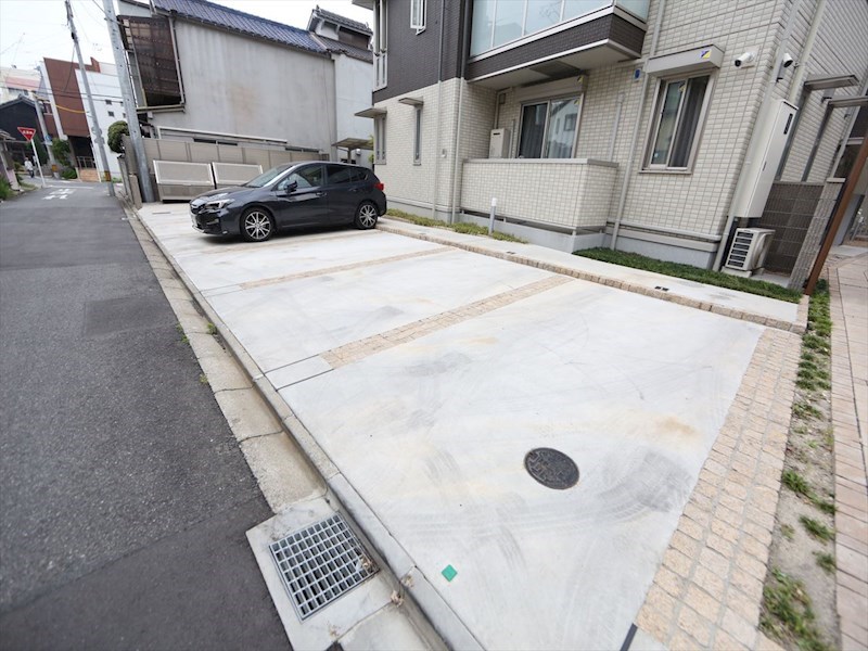 金山アイサンメゾン 敷地内平面駐車場