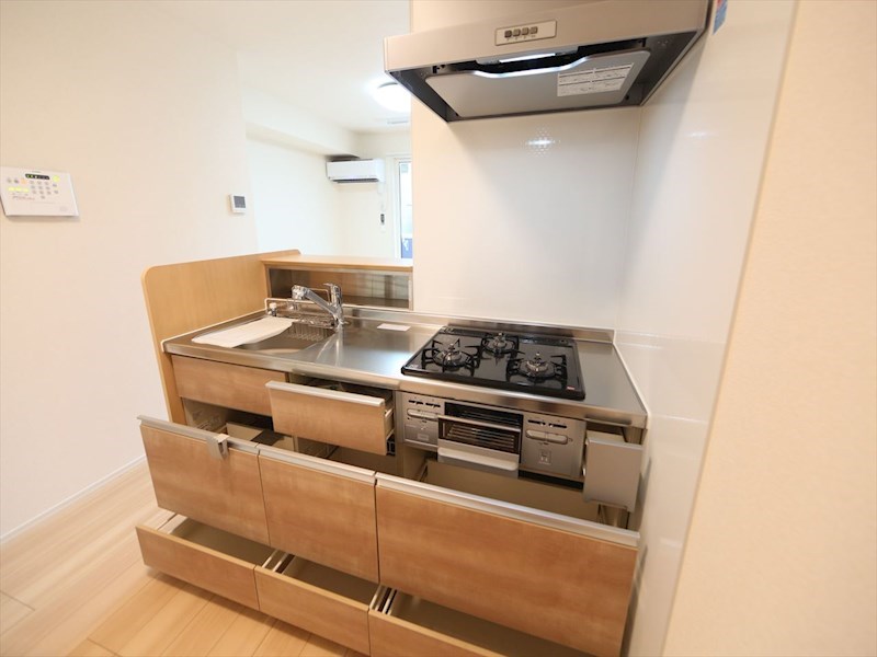 金山アイサンメゾン システムキッチン（ガス3口コンログリル付）カウンターキッチン