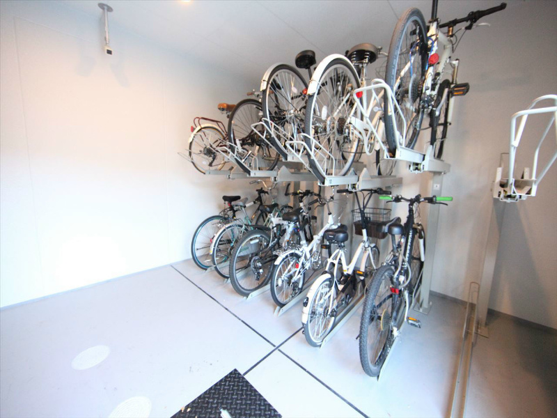 名駅アイサンメゾン 屋根付き駐輪場