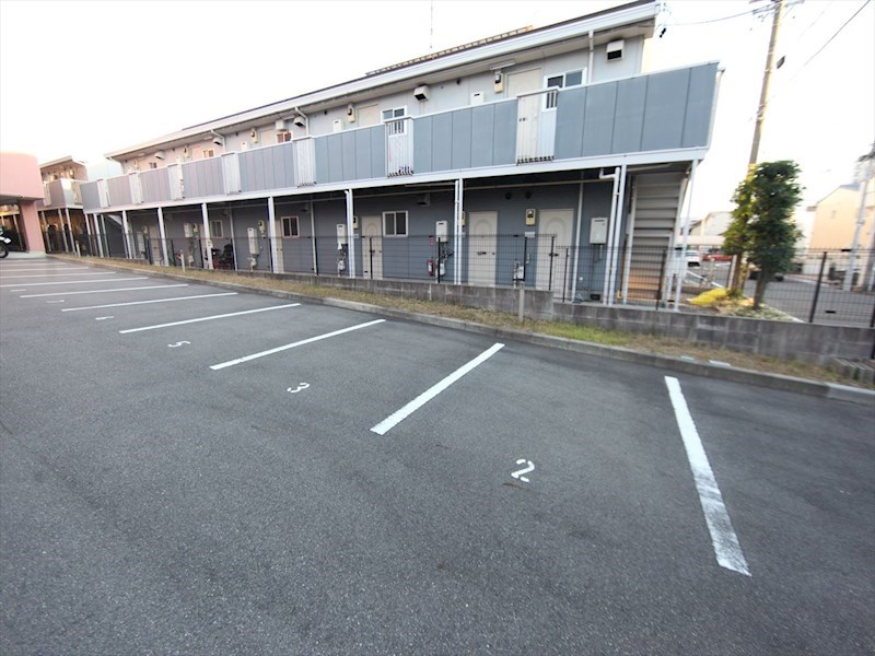 セントラルハイツ名古屋 敷地内平面駐車場