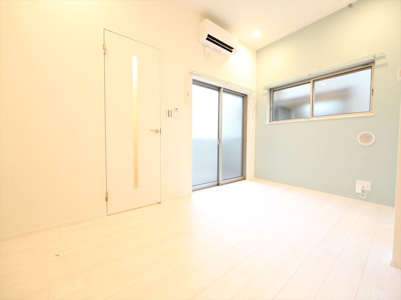 プレミアムテラス松葉町 ＬＤＫ9.6帖　エアコン完備　バルコニー　同仕様写真