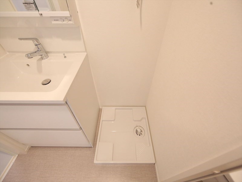 プレミアムテラス松葉町 脱衣所　室内洗濯機置き場　同仕様写真