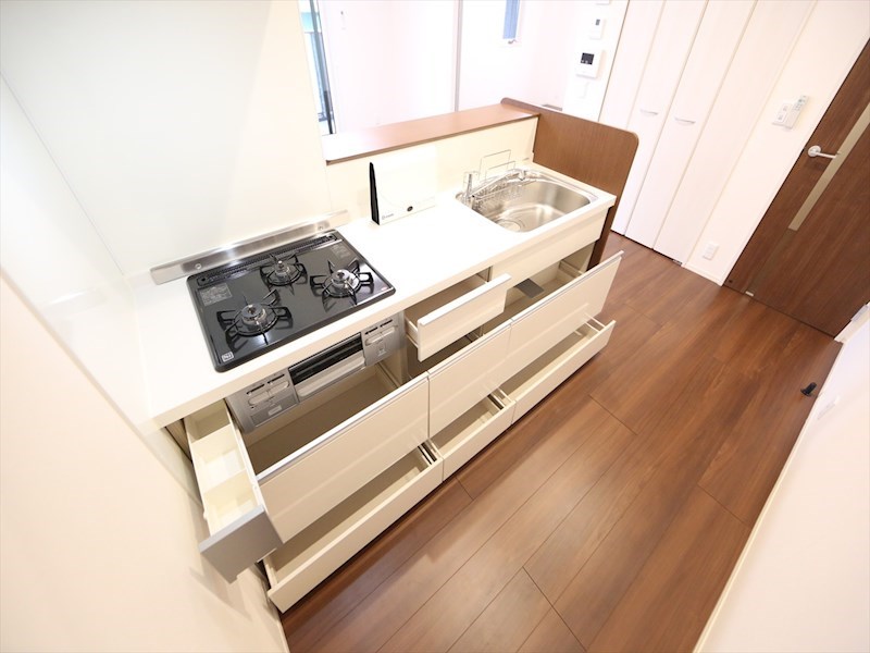 ヴェルム東別院 システムキッチン（ガス3口コンログリル付）カウンターキッチン