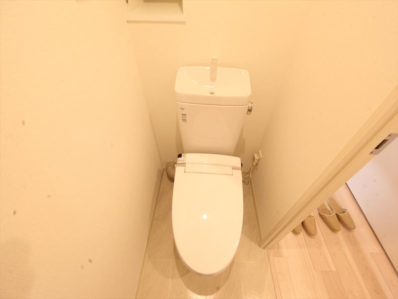 WELL COURT KANDA 温水洗浄便座付トイレ