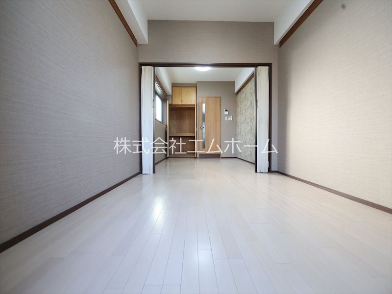 グリーンハイツ南久屋 洋室10帖　収納充実してます