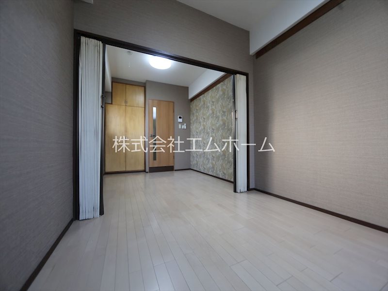 グリーンハイツ南久屋 洋室10帖　収納充実してます
