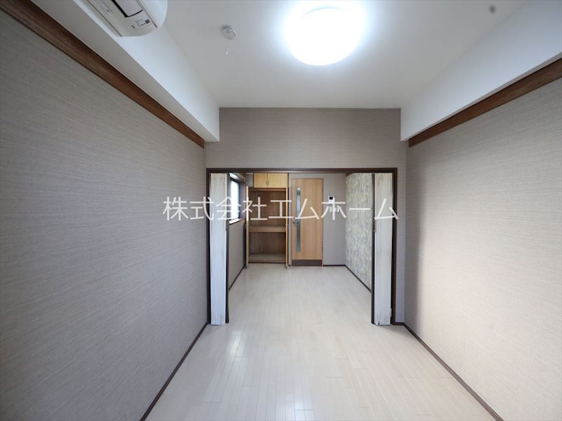 グリーンハイツ南久屋 洋室10帖　収納充実してます