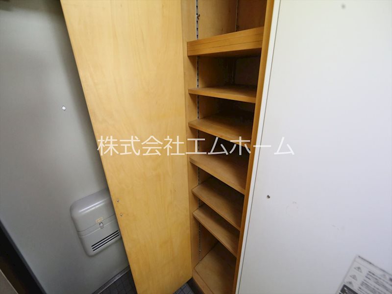 グリーンハイツ南久屋 玄関　シューズボックス付（収納充実してます）