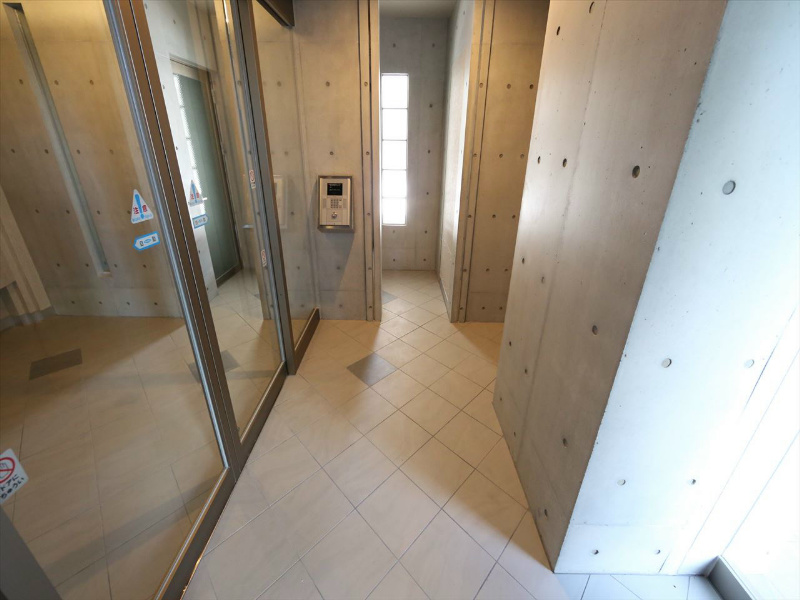 ＩＺ－Ｒｅｓｉｄｅｎｃｅ エントランス　オートロック付　デザイナーズ