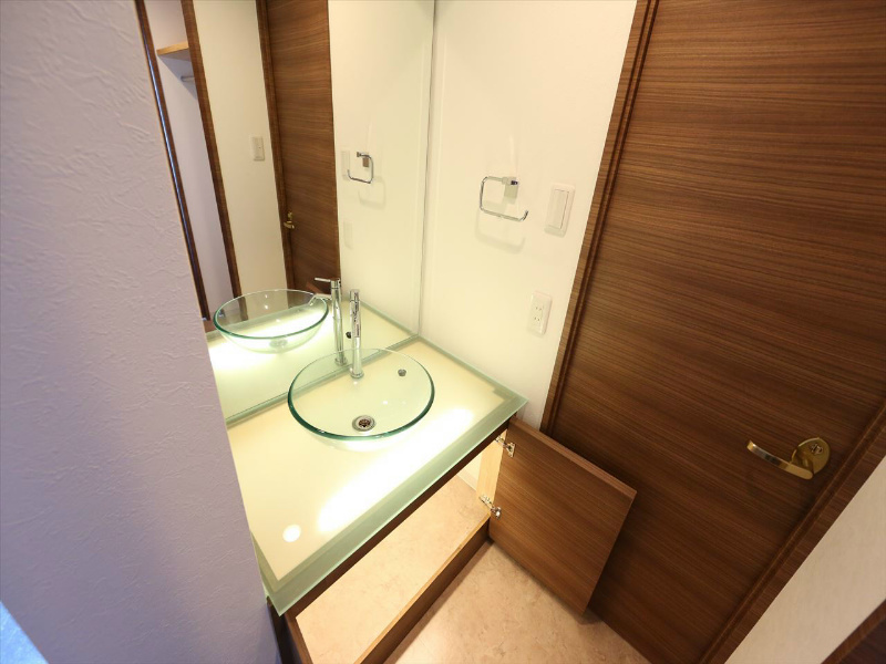 ＩＺ－Ｒｅｓｉｄｅｎｃｅ 脱衣所　デザイン洗面台