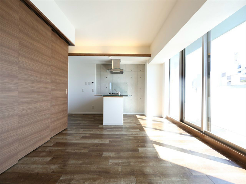 ＩＺ－Ｒｅｓｉｄｅｎｃｅ ＬＤＫ12帖　洋室5帖とつなげても仕切っても使えます
