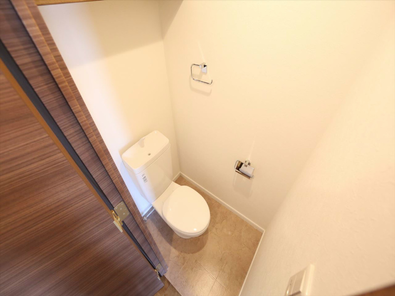 ＩＺ－Ｒｅｓｉｄｅｎｃｅ トイレ（お風呂トイレ別）温水洗浄暖房便座取り付け可