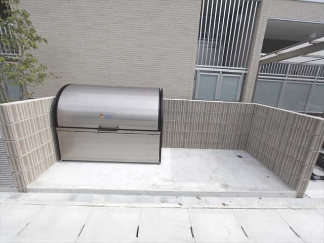 ラウレア小幡 敷地内ゴミ置き場