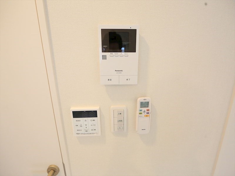 パインヒルズ ＴＶモニター付インターホン　同仕様写真