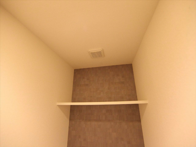 グレーシア上前津 トイレ上部の収納棚