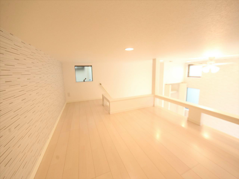 コスタブラン川名 上階ロフト6.1帖（収納としても寝室としても使えます）