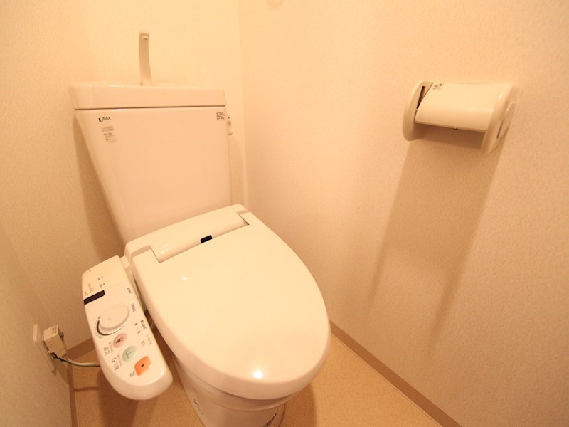 フローライト上前津 温水暖房洗浄便座付トイレ