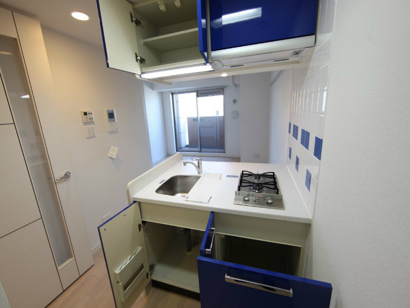 プレサンス上前津リラクシア  カウンターキッチン（ガス2口）冷蔵庫・レンジ等ご用意できます