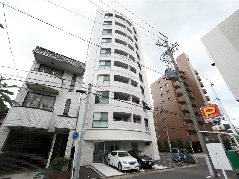 外観　防犯カメラ付　オートロック　宅配ＢＯＸ