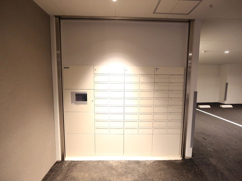 アースグランデ泉 宅配ＢＯＸ完備