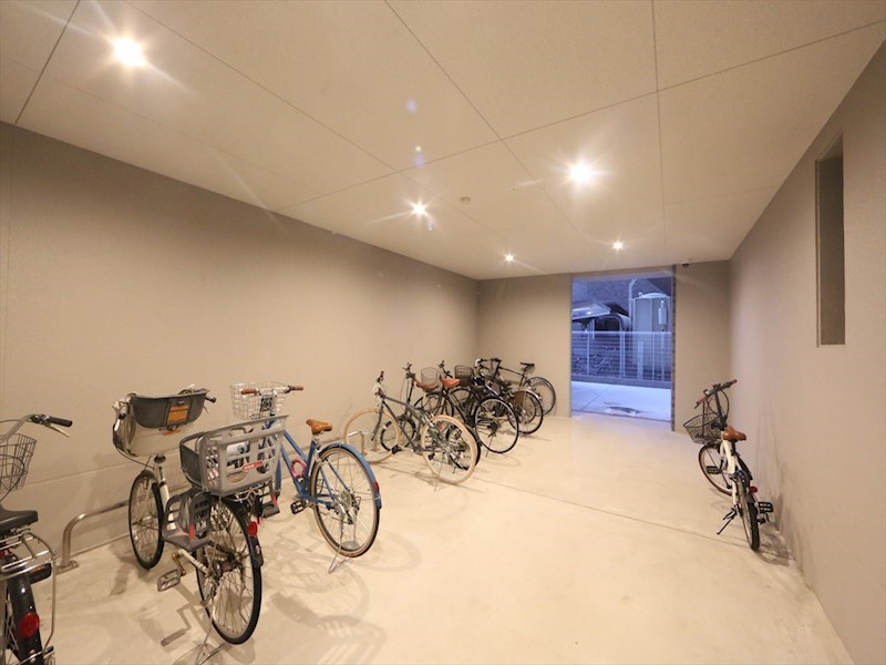 Ｌｕｍｉｅｒｅ（ルミエール） 屋根付き駐輪場