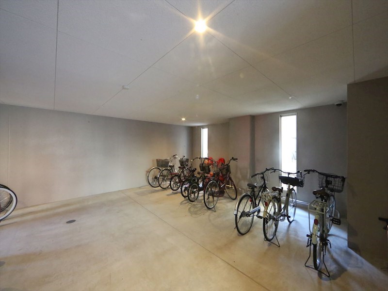 ヴェルドュアルテ 屋根付き駐輪場