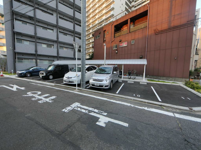 Ａｒｔｅｍｉｓ（アルテミス） 敷地内平面駐車場