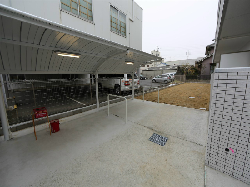 カサグランデ 屋根付き駐輪場有り