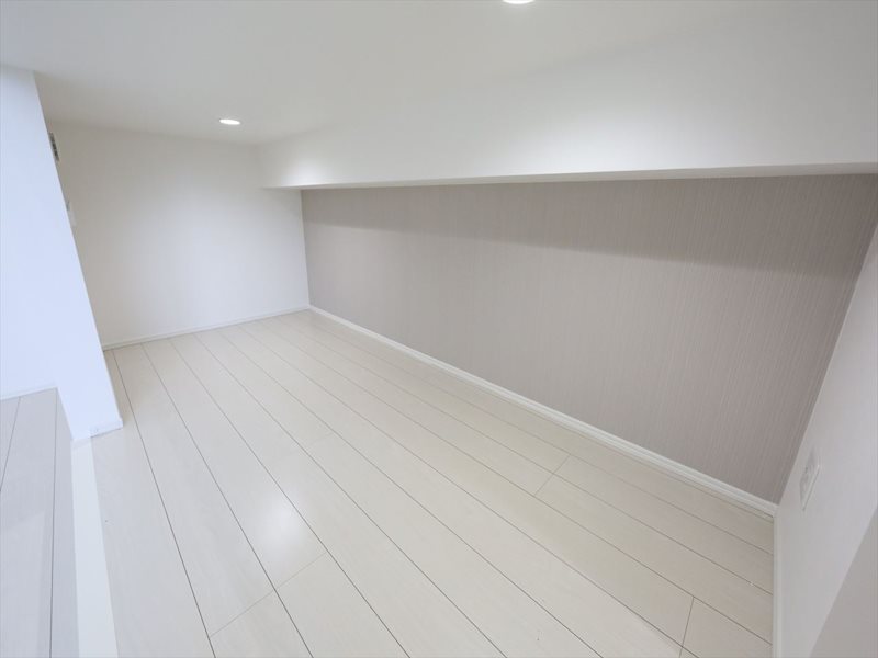 プレミア中島 アンダーロフト5.1帖（収納にも寝室にも使えます）