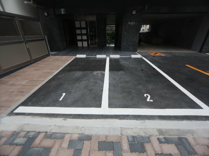 ＧＲＡＮＤＵＫＥ上前津（グランデューク上前津） 敷地内駐車場
