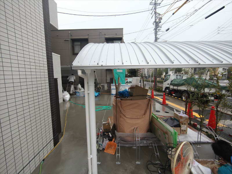 エスペランサ 屋根付き駐輪場有り