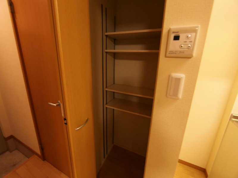 コートフクトク 収納棚付