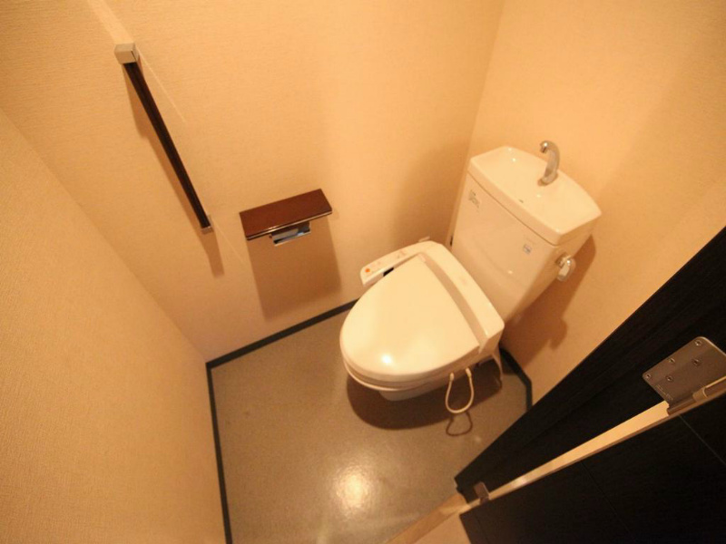グランカーサ上前津 温水洗浄暖房便座付トイレ