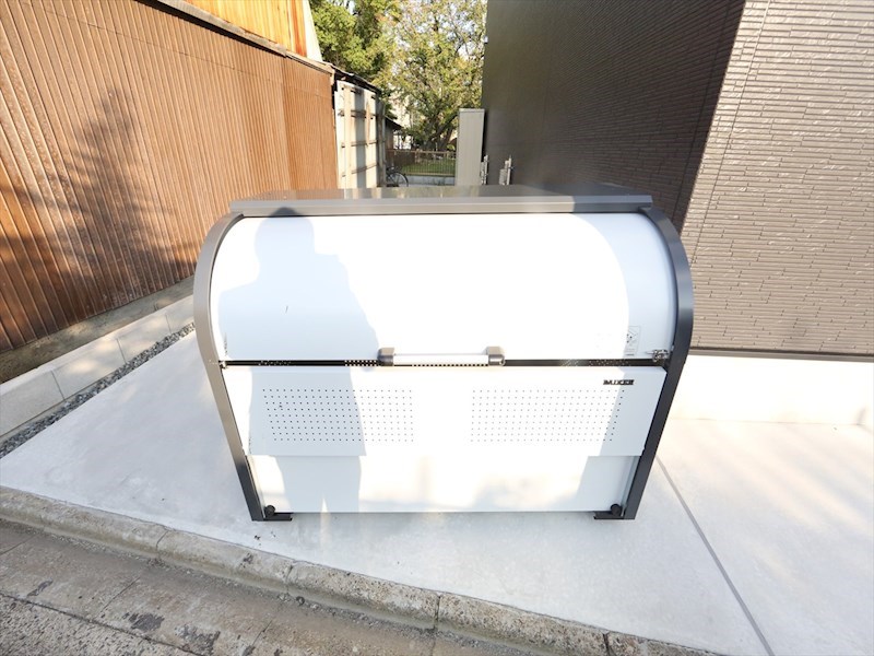 セストチッタ六番町 敷地内ゴミステーション