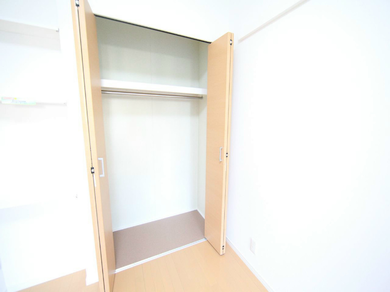 Ｌａｔａｍｉｄｅｎｃｅ駒止（ラタミデンス駒止） クローゼット2か所（収納充実してます）