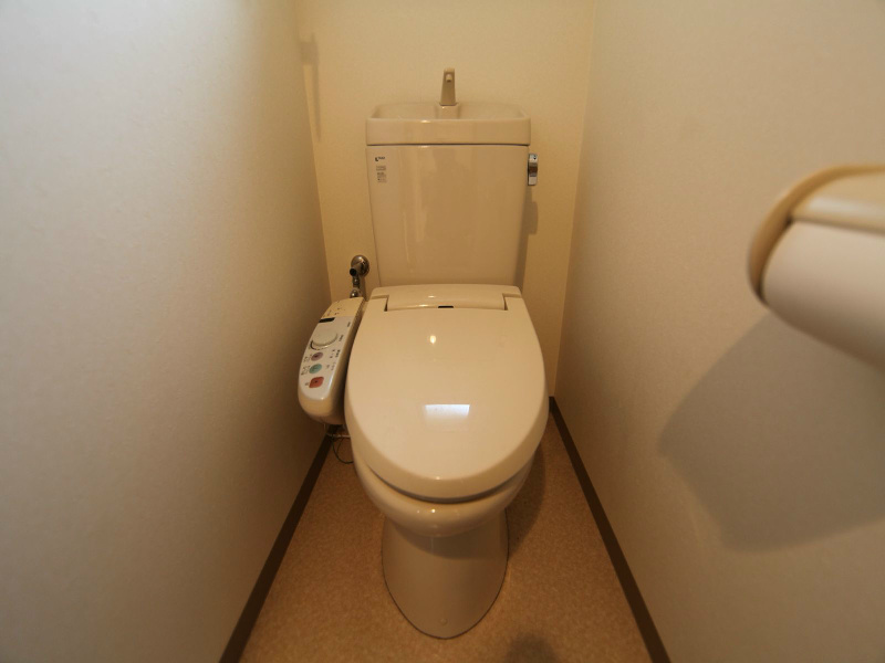 アールズコート葵 温水洗浄暖房便座付トイレ