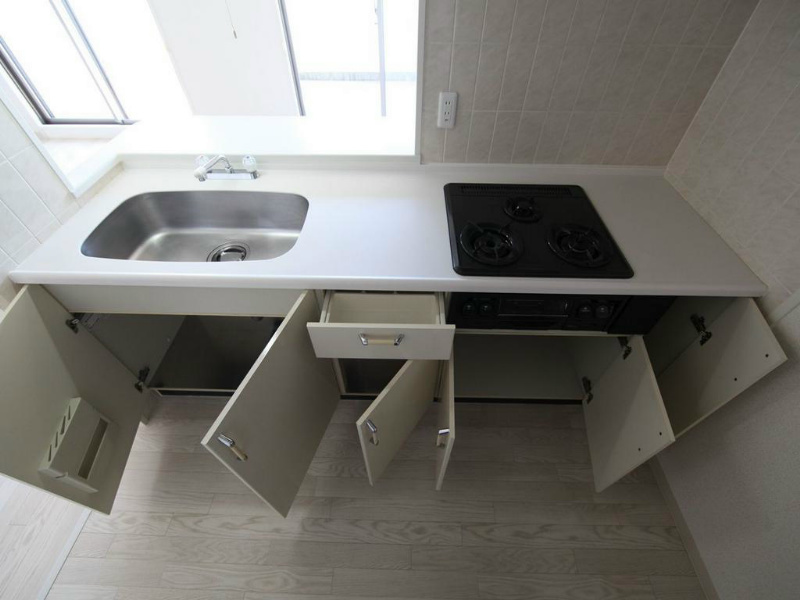 ｗｉｌｌＤｏ伝馬町 カウンターキッチン　3口ガスコンロ　グリル　収納充実してます