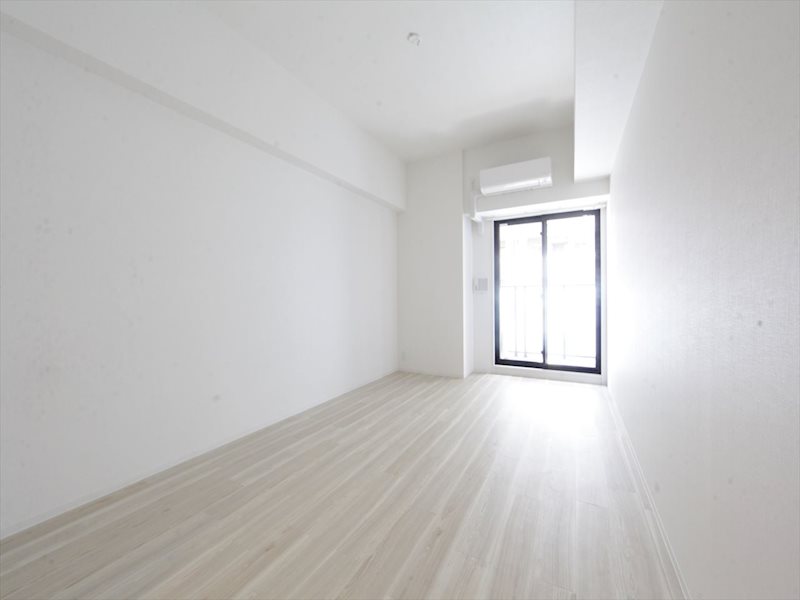 S-RESIDENCE大曽根駅前 洋室9.8帖　エアコン完備　バルコニーに面しています
