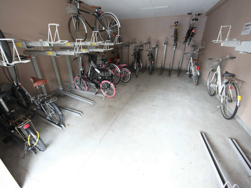 セントラルコート千代田 屋根付き駐輪場