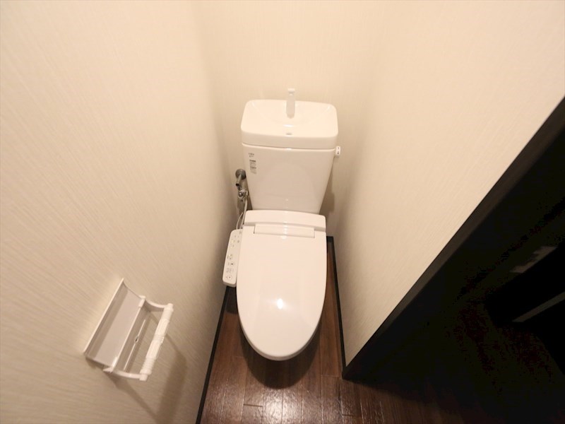 Ａｍｐｉｏ庄内通伍番館 温水洗浄暖房便座付トイレ　同型写真