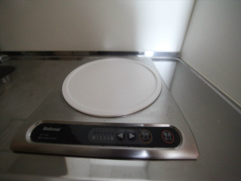 メゾンヴェルメイユ キッチン　IHコンロ　冷蔵庫付き