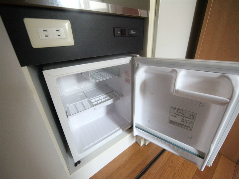 メゾンヴェルメイユ キッチン　IHコンロ　冷蔵庫付き