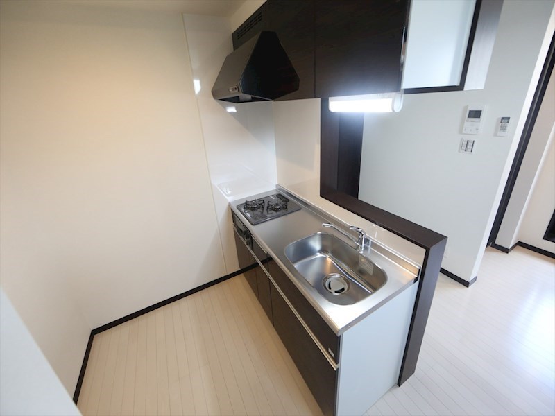 ＲＥＧＡＬＥＳＴ浅間町 システムキッチン（ガス2口コンログリル付）カウンターキッチン